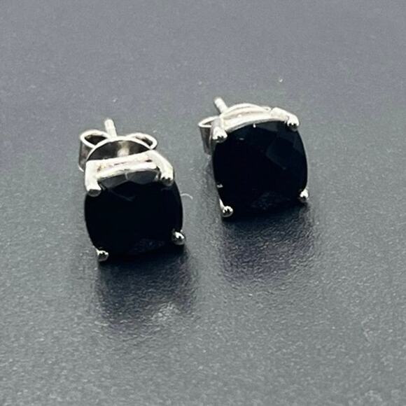 SJM Genuine 925 Sterling Silver
Black Onyx Stud Earrings 8mm
Signed 3g - Picture 1 of 12